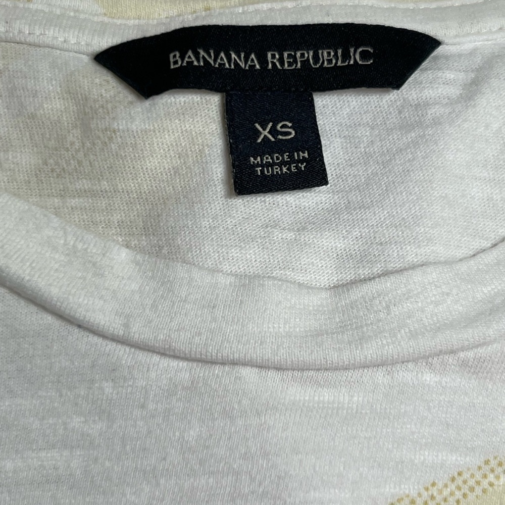 Banana Republic Men’s XS Pattern T-Shirt Cream with Beige Palm Leaves - Picture 4 of 4